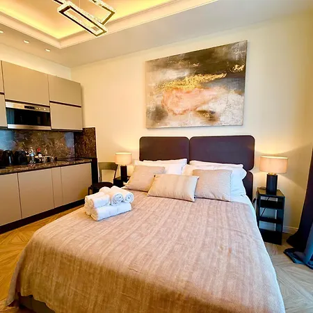 A&v Boutique Victoria 3* Viareggio