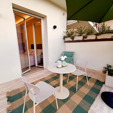 A&v Boutique Victoria 3* Viareggio